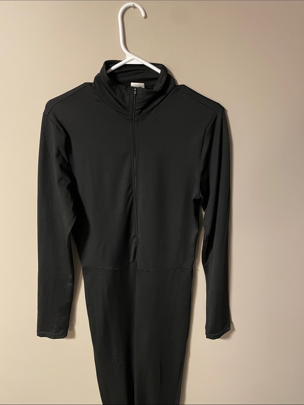 Spirit woman’s Black Full-Zip catsuit